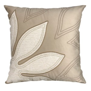 ALMOFADA CONCEPT COM BORDADO E APLICAÇÃO - BELCHIOR